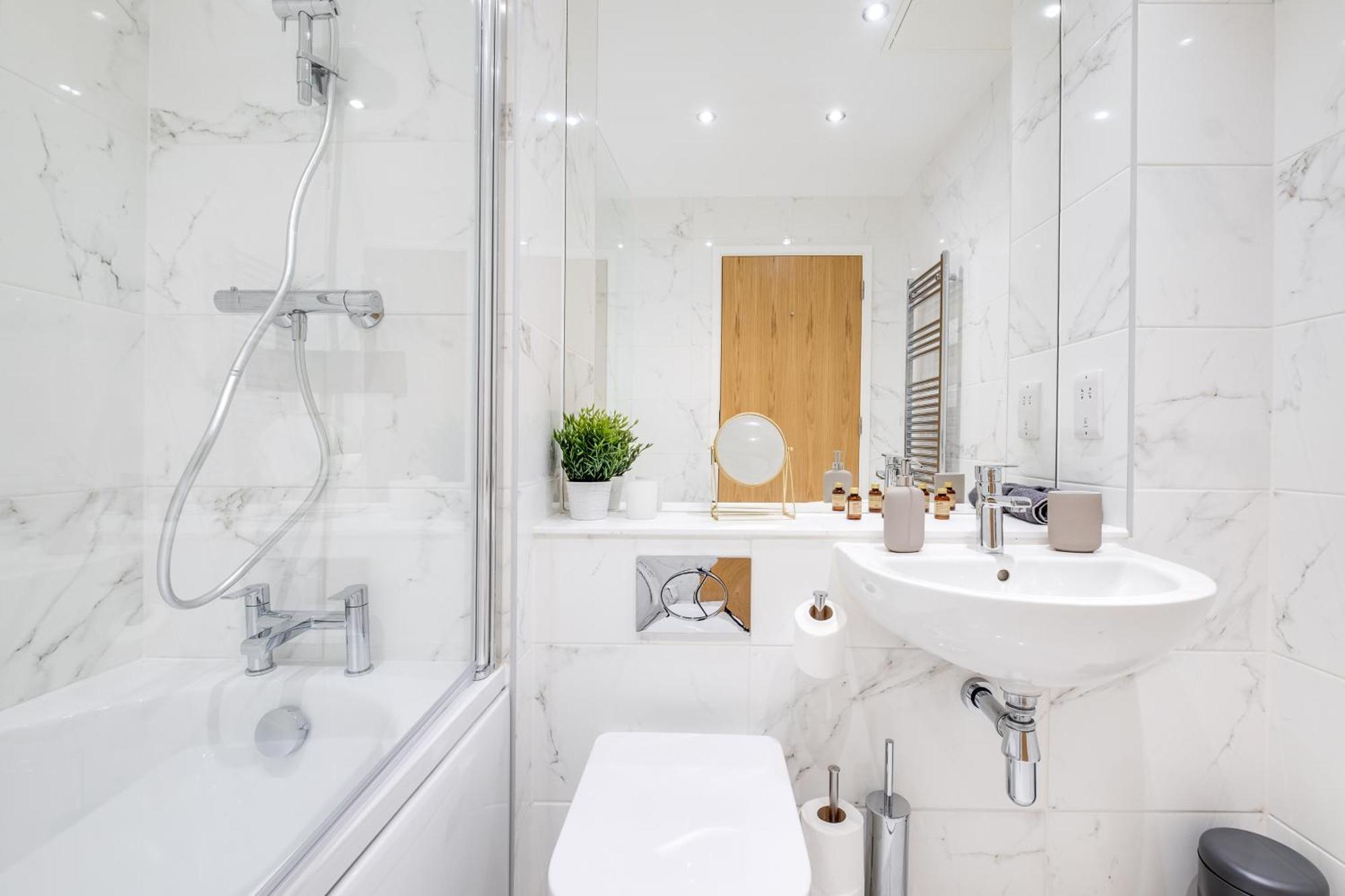 Pluxa Creme Opulence 5 Star Beautiful High End Apartment In Birmingham City Centre المظهر الخارجي الصورة